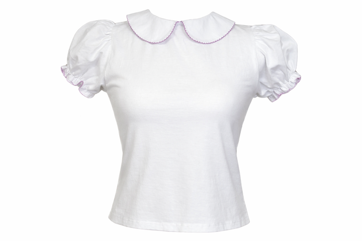 - **“Polo con cuello de bebé y mangas abullonadas – Estilo romántico”**